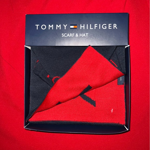 Scarf & Hat Set (NIB) - Picture 4 of 10